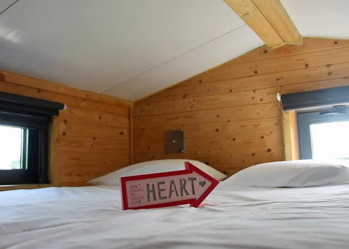 Tiny House Glamping مكان تخييم *