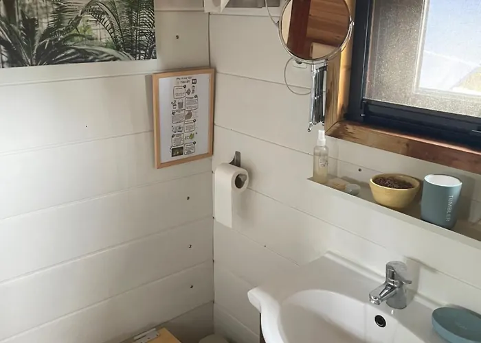 Tiny House Glamping مكان تخييم